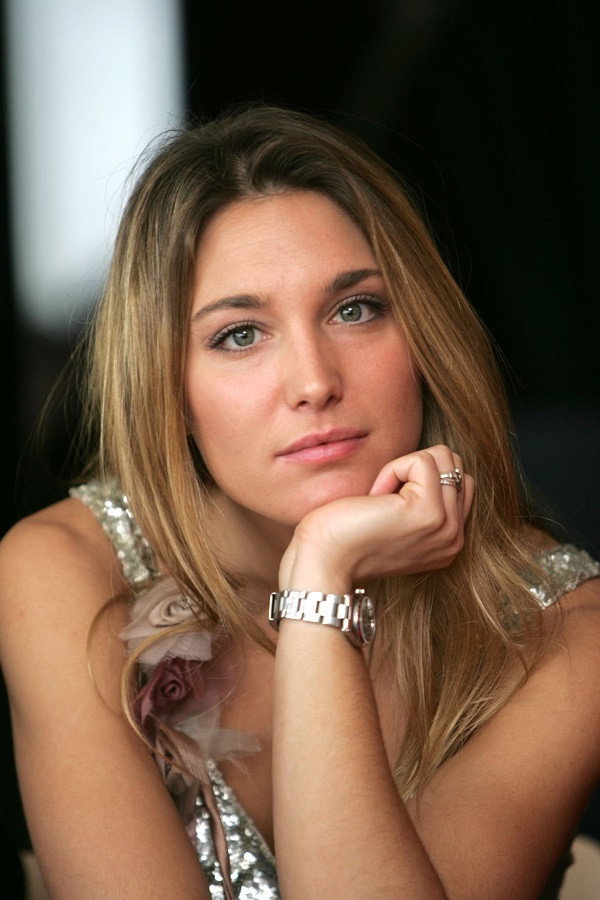 Lucilla Agosti as Lydia in The Stone Merchant