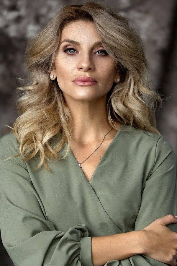 Светлана Зельбет as Anna in With My Own Eyes