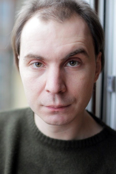 Олег Рязанцев as Eduard Petrovich in A Trip to the Sun and Back