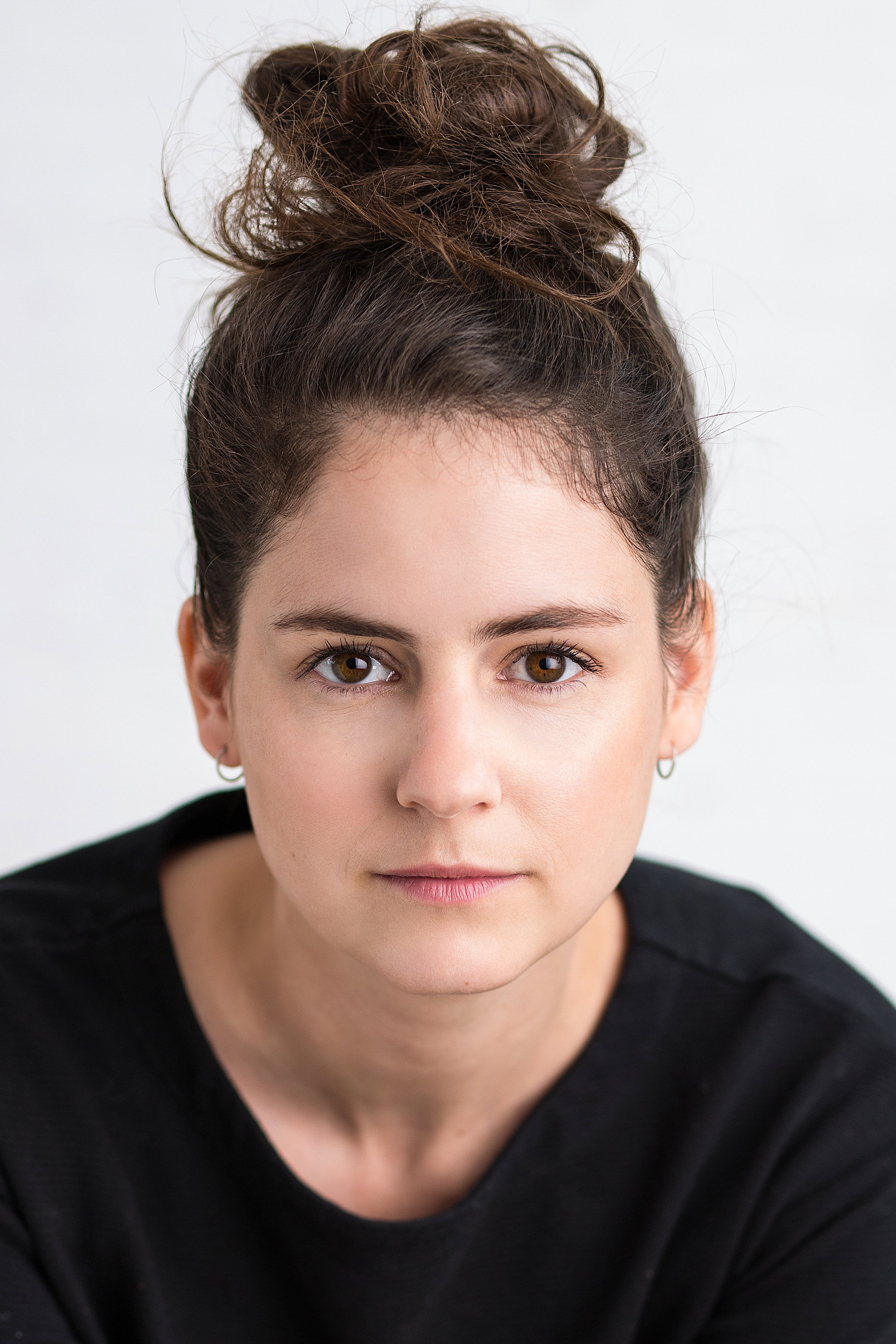 Sarah Laurendeau as Élizabeth in Faux départs