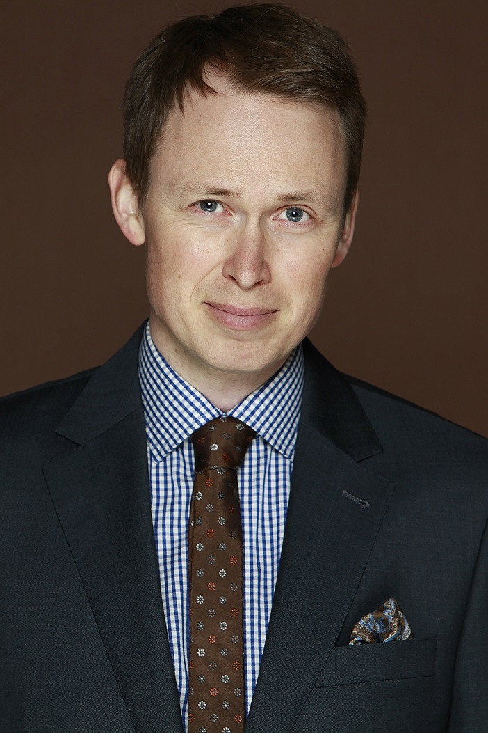 Paul Bates as Jeff in Dan for Mayor