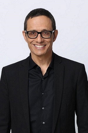 Erez Tal as Self - Host in Nightclub