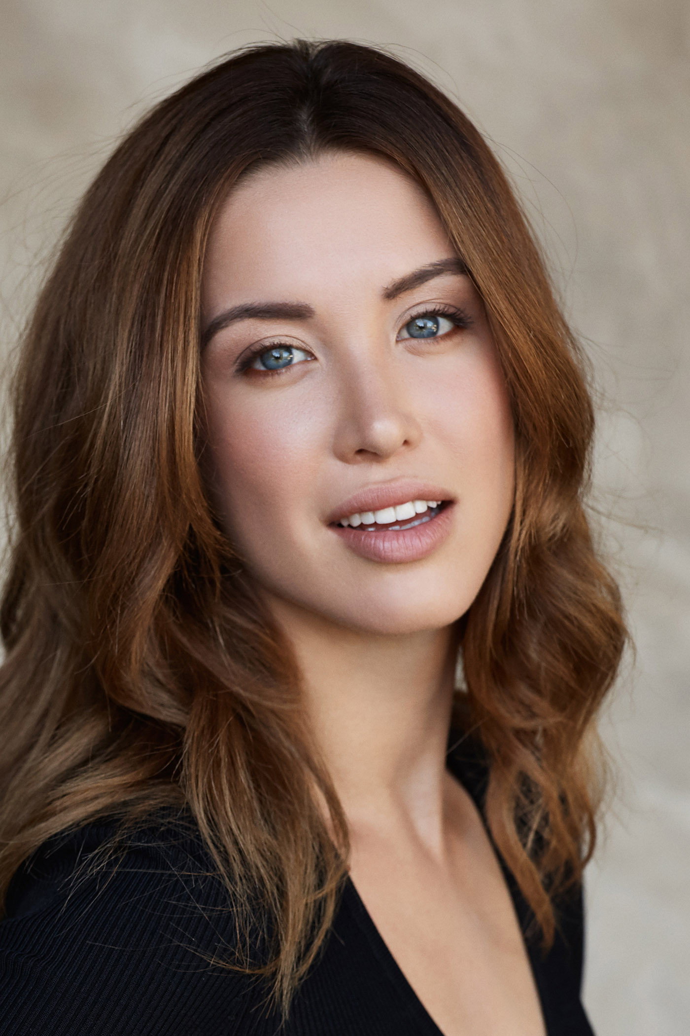 Melissa Bolona as Stacy in Feliz NaviDAD