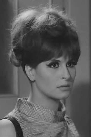 Nawal Abu ElFottoh as lola in Mama's Secretary