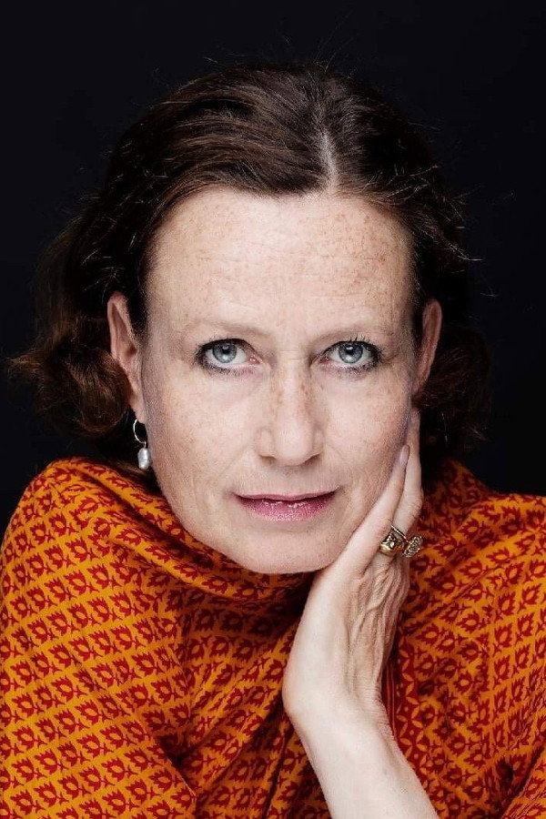 Sarah Boberg as Elisabeth in October Boy