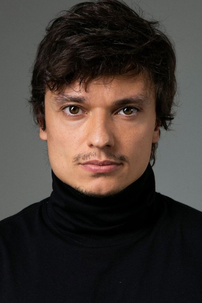 Rafael Lozano as Rick Bonadio in Chorão: Só os Loucos Sabem