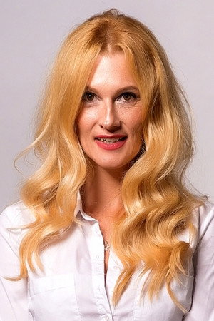 Dana Vulc as Lia in Fault Condition