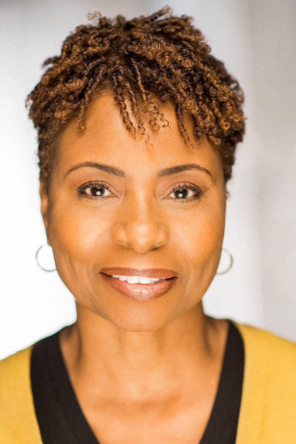 Taylar Fondren as Ellen in Ms. White Light