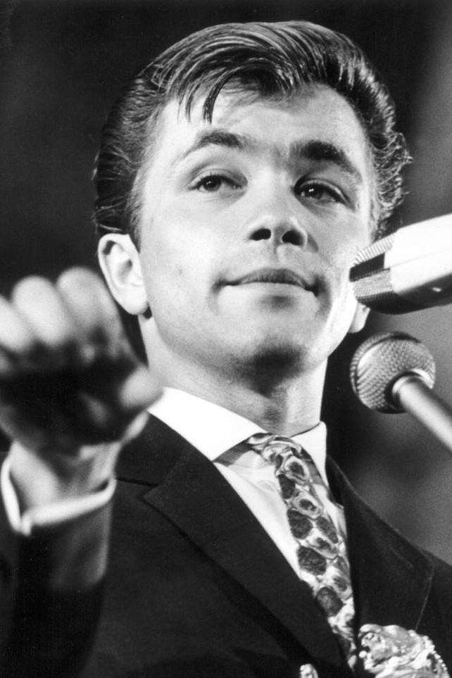Gus Backus as Self - Host in Party-Geschichten