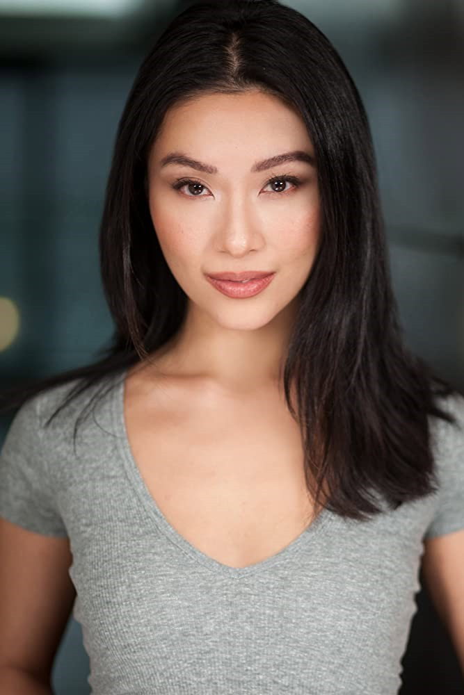 Dorren Lee as Dr. Leslie Taylor in Bite of a Mango