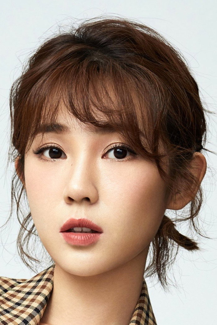 Qiao Jing Wen as Li Qian in The Mask