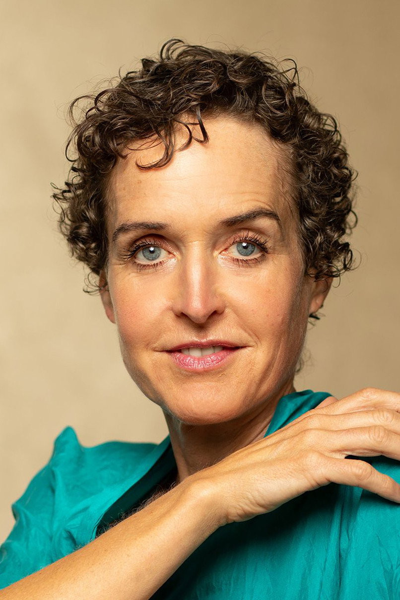 Anne Scherliess as Anna Simpson in The Reverend and Mrs Simpson