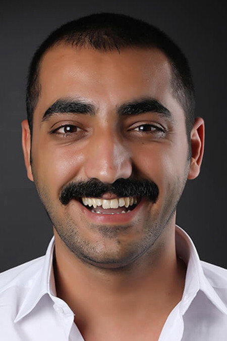 Kenan Doğan Ciniviz as Savaş in Emanet