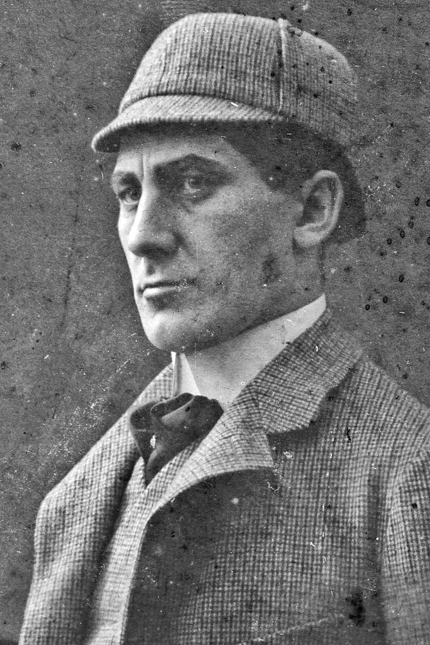 William Larsson as Landowner von Sterner in Marea alta