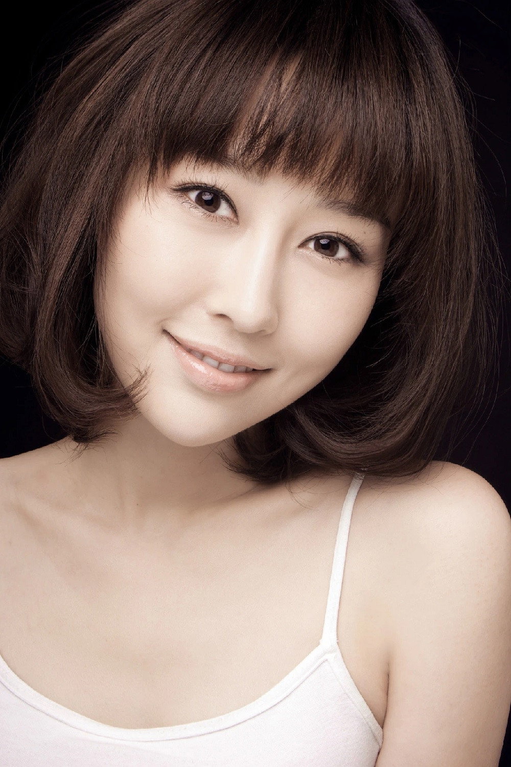 Ma Zihan as Su's Mother in The Curious Tale of Mr. Guo