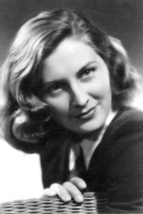 Jarmila Smejkalová as Horáková in Bílá spona