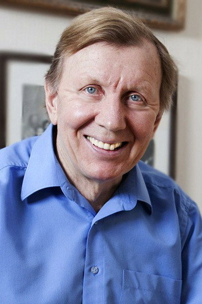 Юрий Чернов as Lida's father in Different Girl