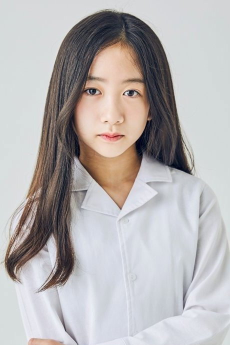 Lee Chae-mi as Kim Yoon-jung in One Warm Word