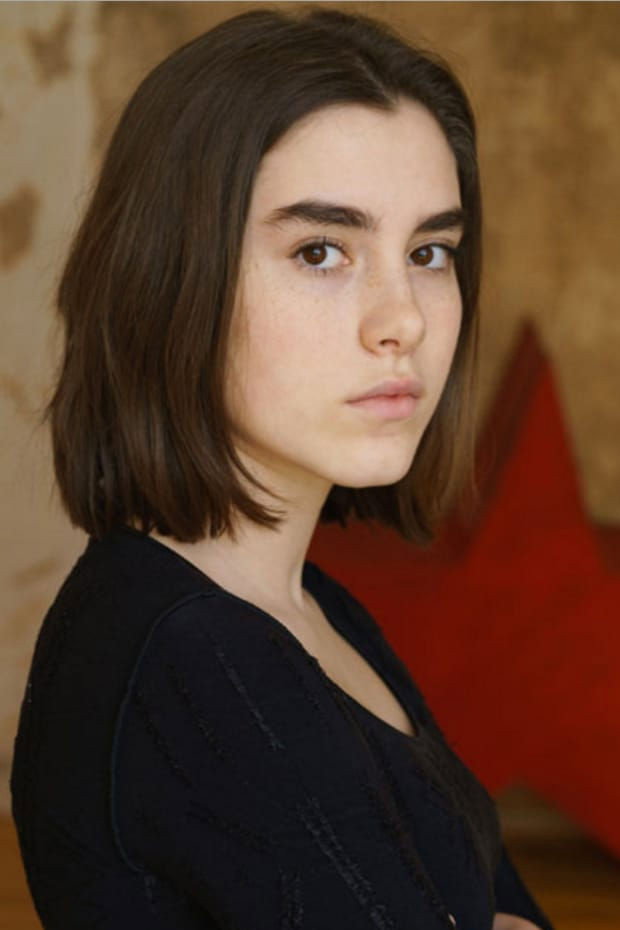 Alva Schäfer as Nina Lehdale in Phoenix
