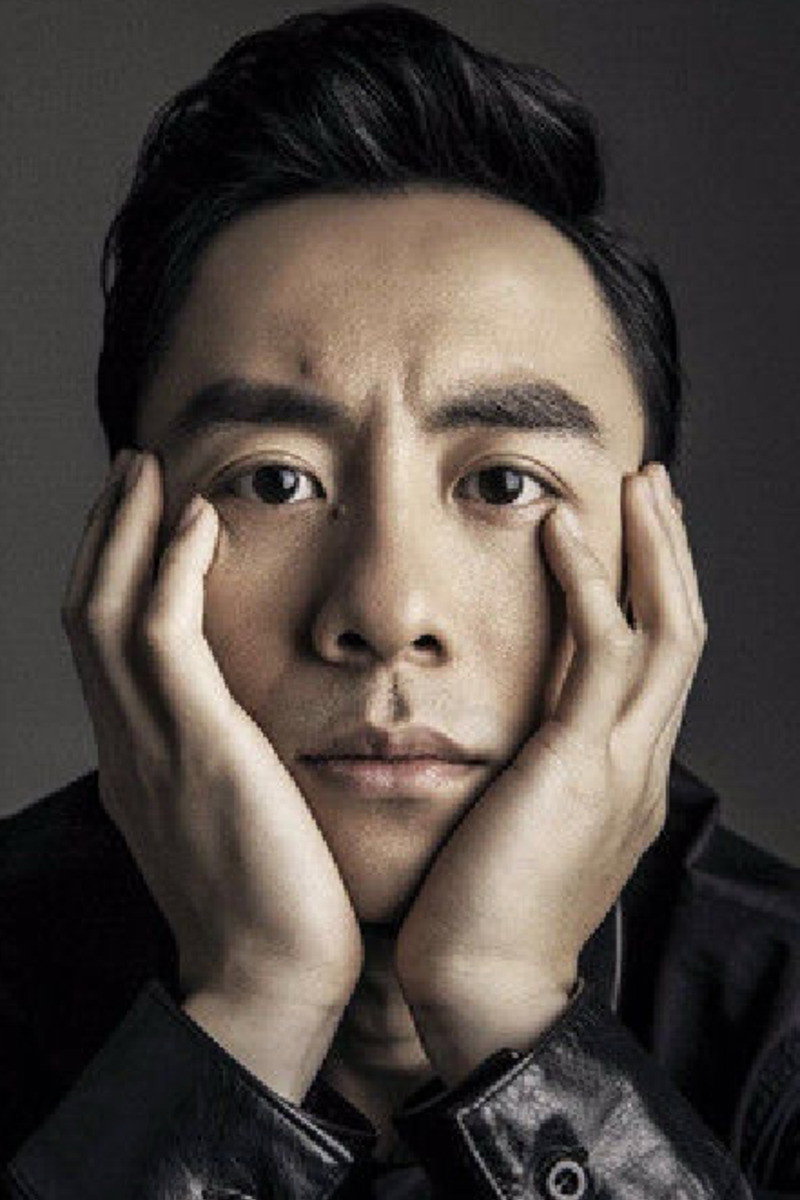 黄艺馨 as Man in Suit in Really?