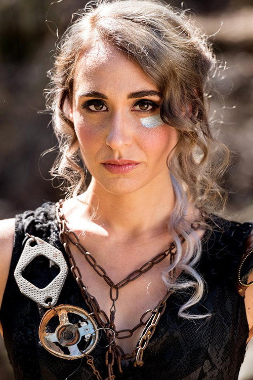 Madeleine Kennedy as Evelyn Reeves in We Were Tomorrow
