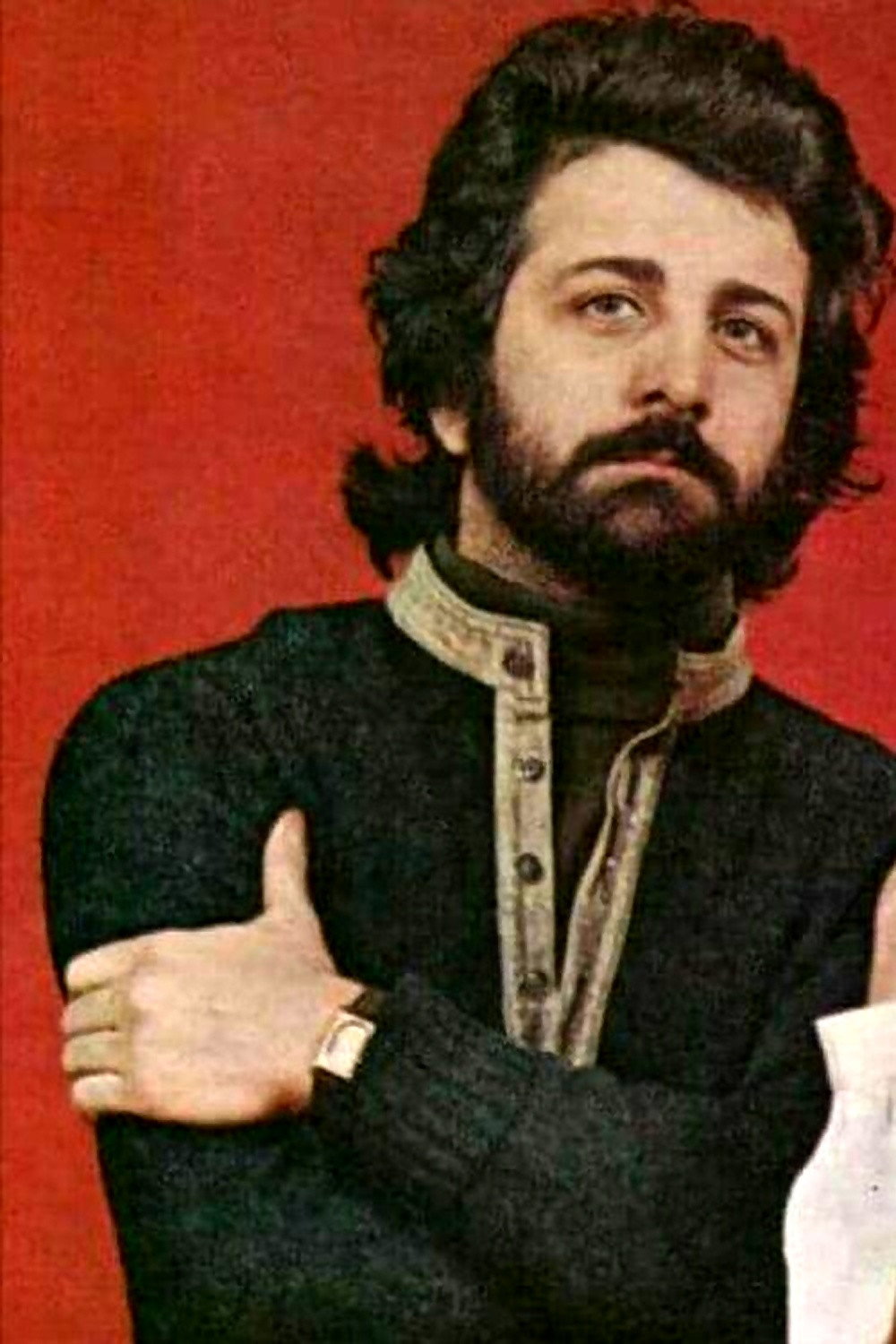 Masud Asadollahi as Ali in Ali Konkouri