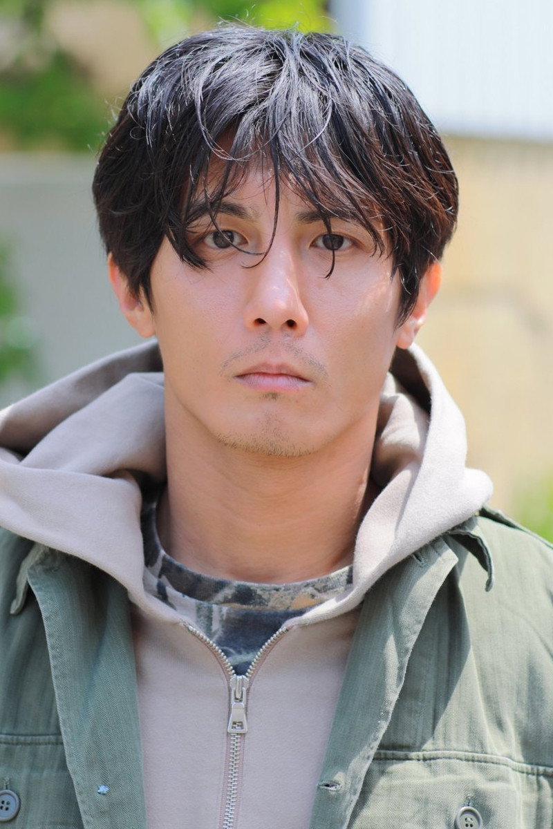 川本直弘 as Syu Ueda in Hydra