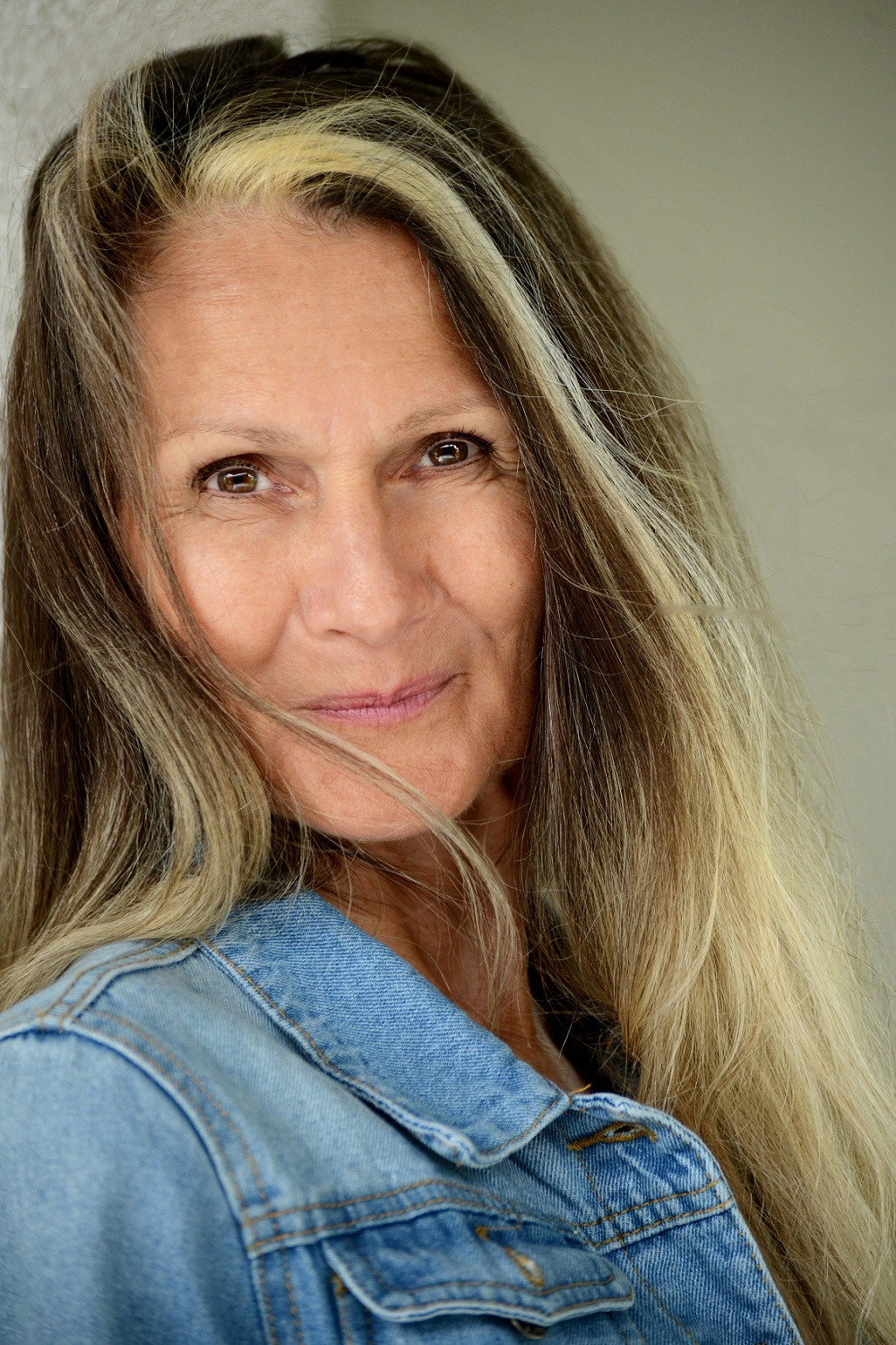 Linda Cushma as Gladys in Room for Rent