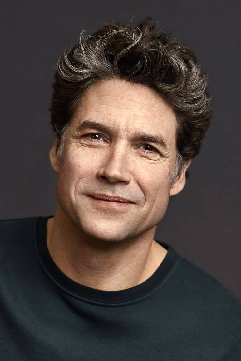 Daniël Boissevain as Bert de Vries in StartUp