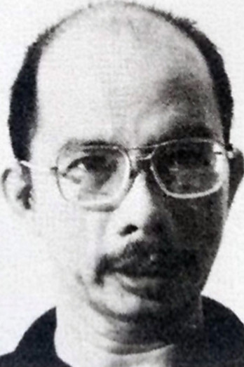 Pio De Castro III as Al in Worms and Roses