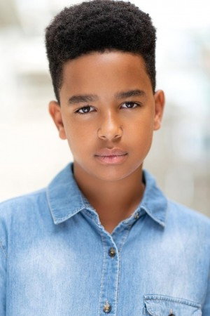 Akiz Aguma as Hunter in Chasing Waterfalls