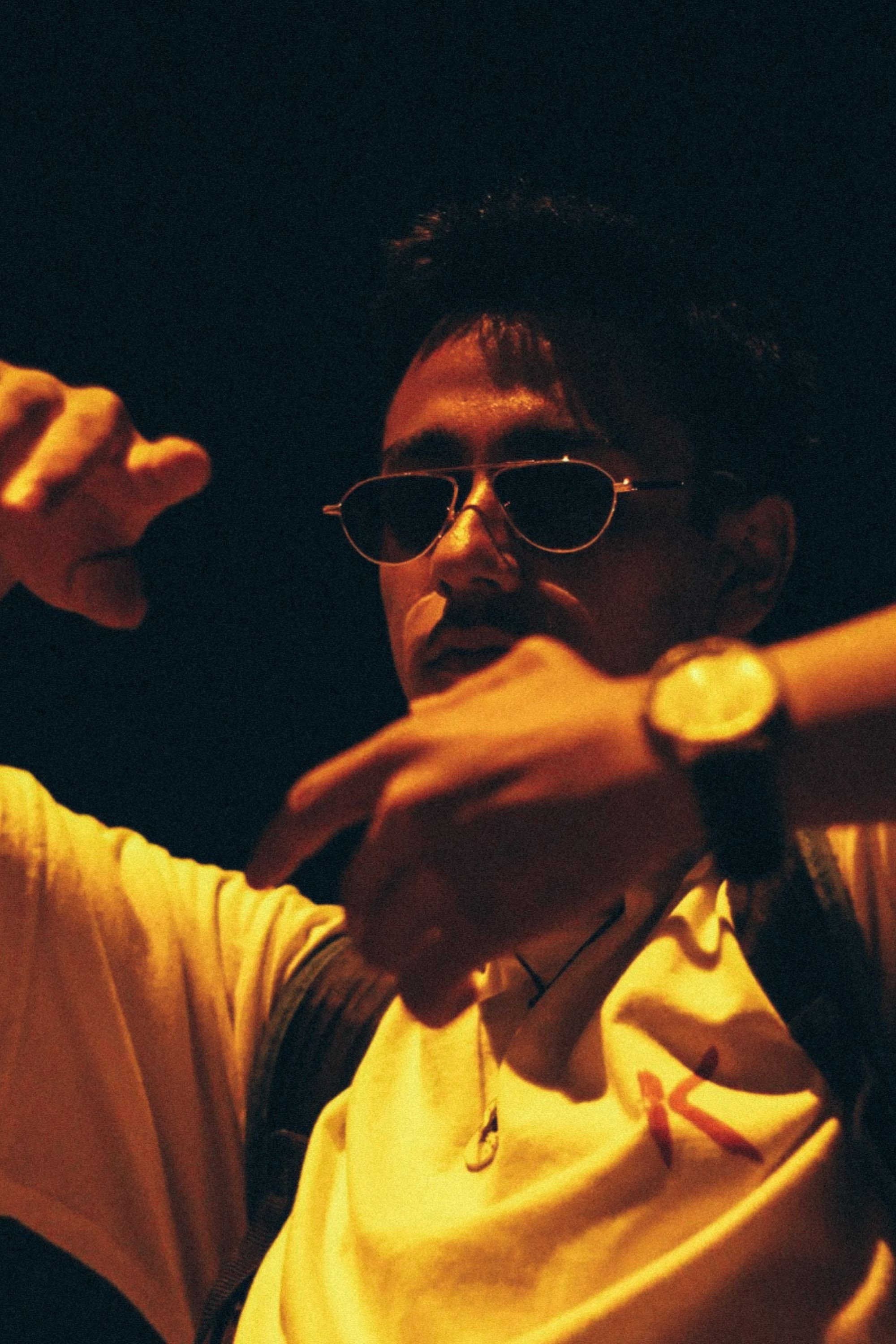 Timur Bayazıt Türk as Emir Suskun in The Loop of Fear