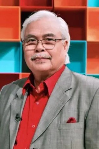 Ahmad Tarmimi Siregar as Tuan Johari in Mandatori
