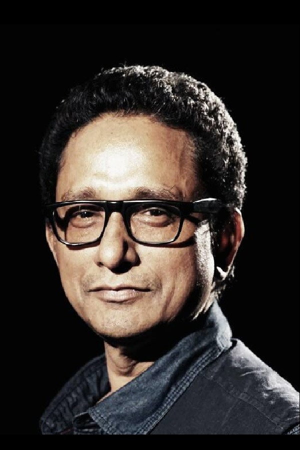 Chittaranjan Giri as Shrikant Thackeray in Thackeray