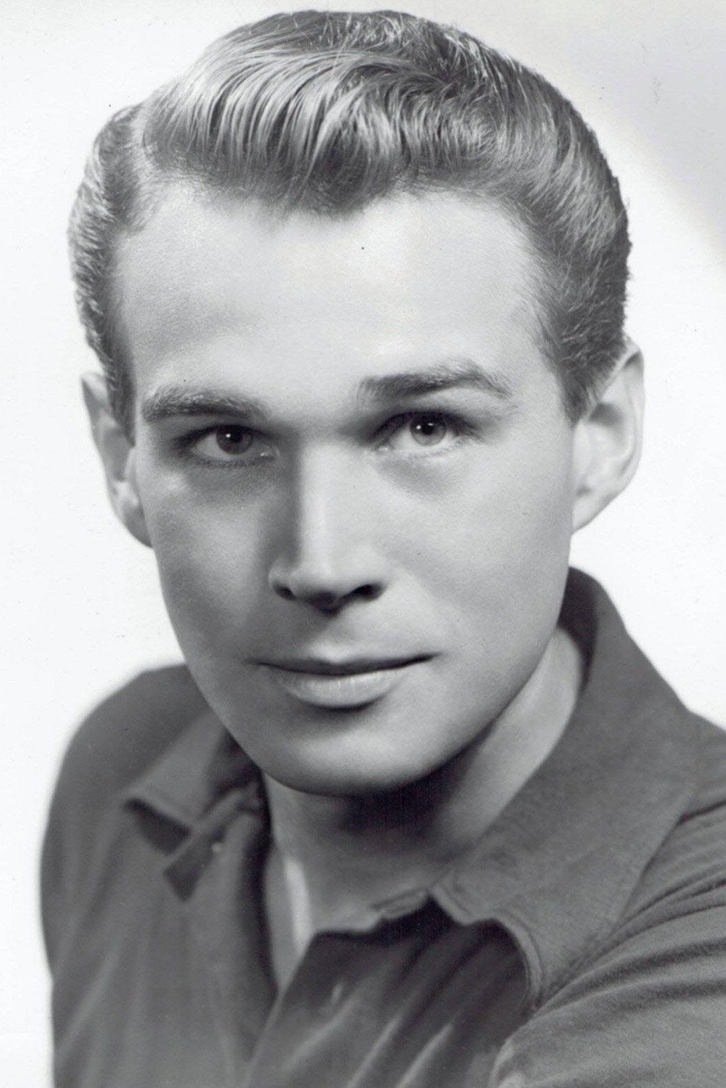 Dean Harens as Reynolds in Crack-Up