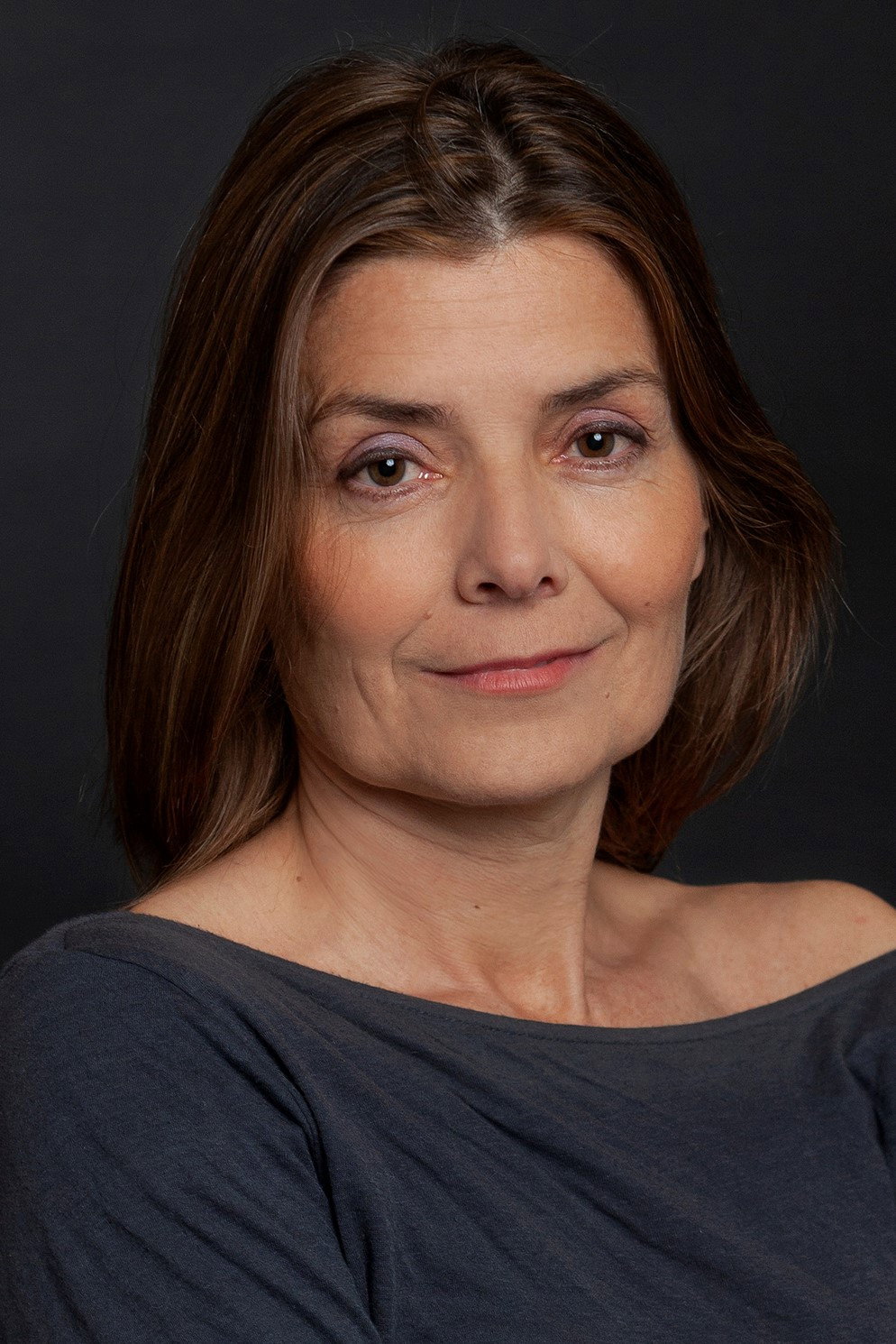 Mercè Mariné as Sílvia in Àngels i Sants