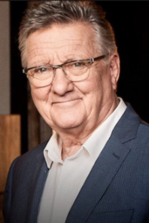 Graeme Blundell as Graham McVie in Laid