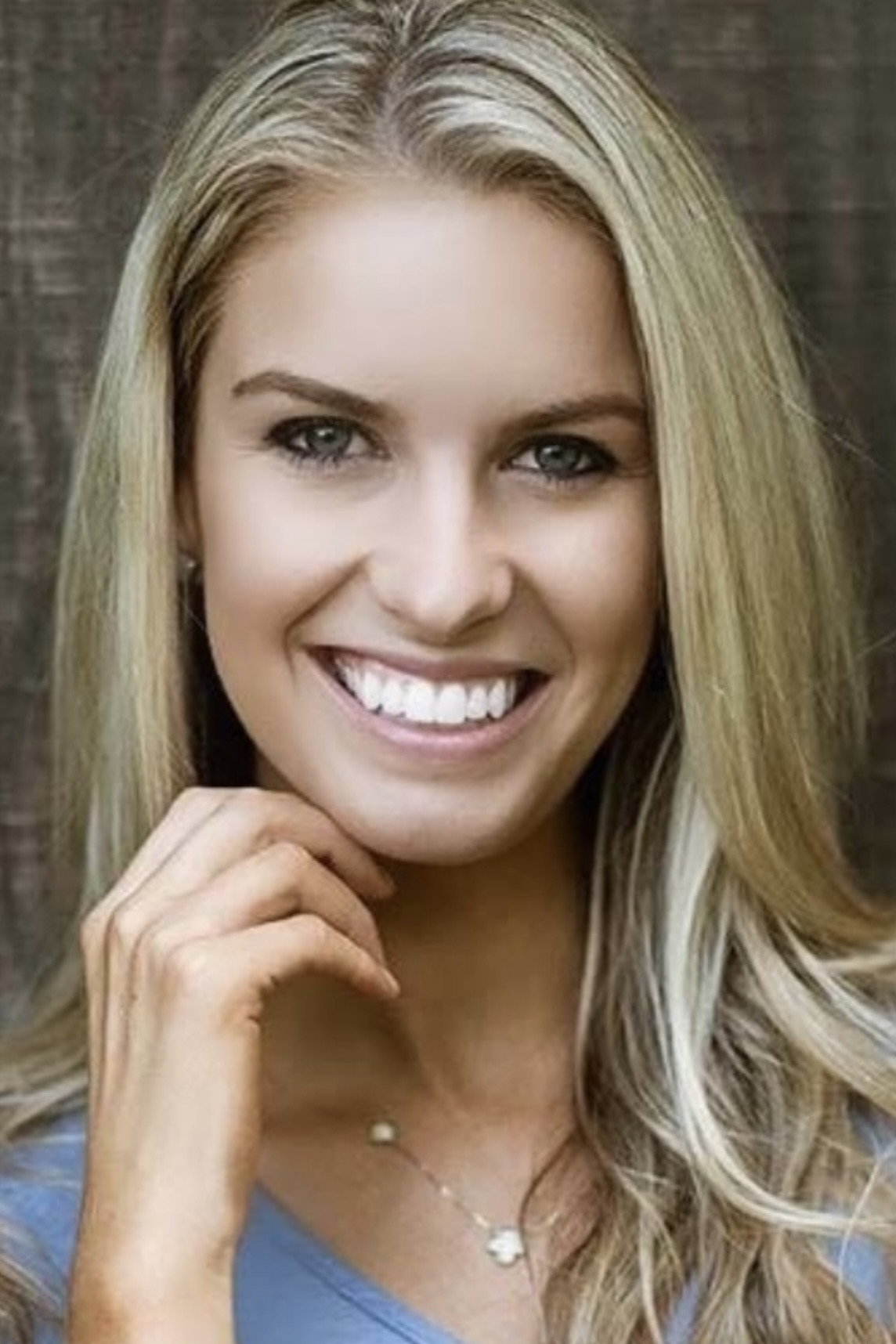 Emily Creighton as Dana in Quid Games