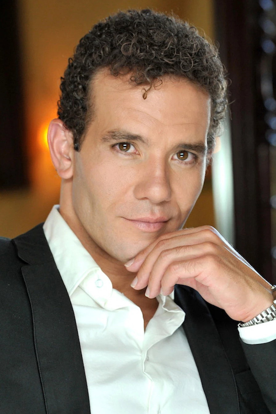 Aaron Lohr as Frank in The Wreck