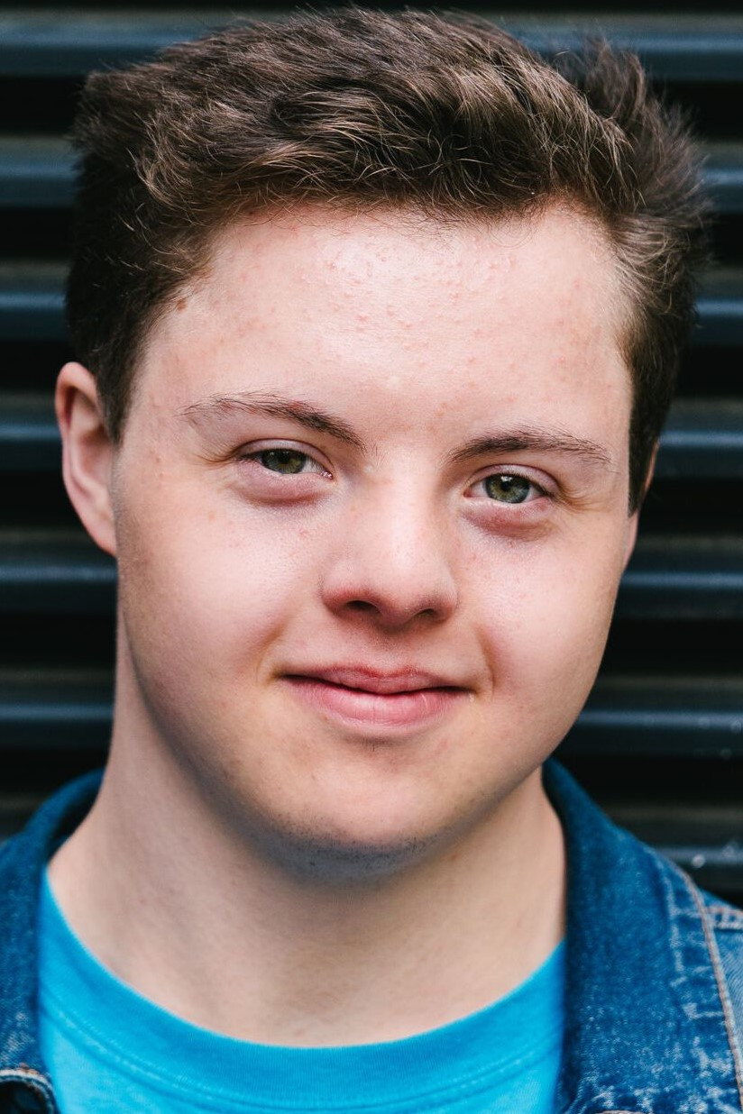 Benjamin Raue as Felix Häverkamp in Herzstolpern