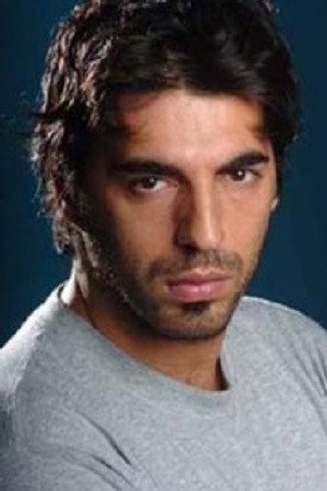 Pippo Lorusso as vigilante in Caccia al tesoro