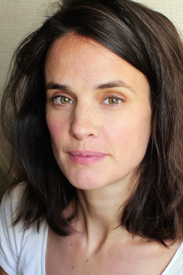 Jennifer Decker as Émilie in Les Dominos