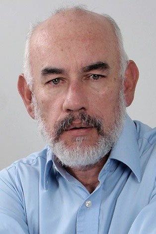 Hernán Méndez as Dr. Méndez in Dr. Alemán