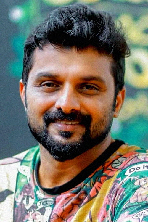 Sudhi Koppa as Pindy in Ajagajantharam