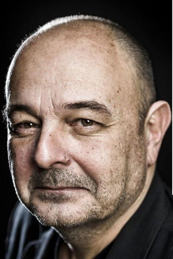 Steen Stig Lommer as Bjarne Hansen in Julestjerner