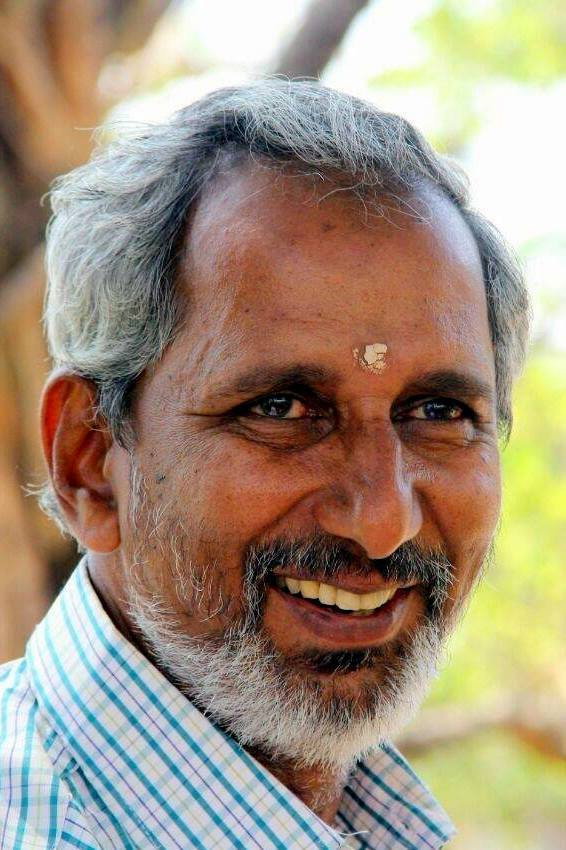 Vettukili Prakash as Nisha's Father in Vellam