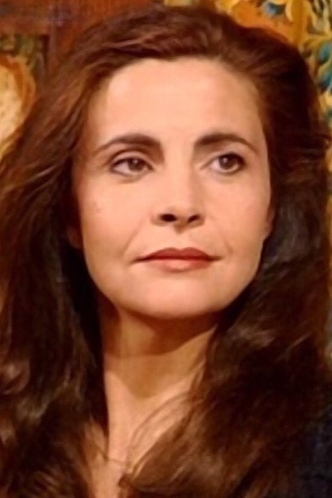 Manuela Santos as Matilde in Roseira Brava