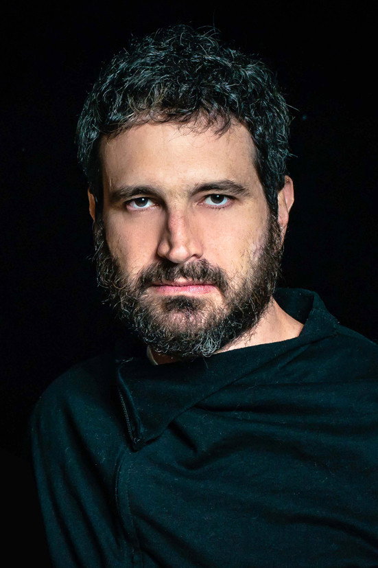 Caco Ciocler as Murilo Cavinato in India: A Love Story