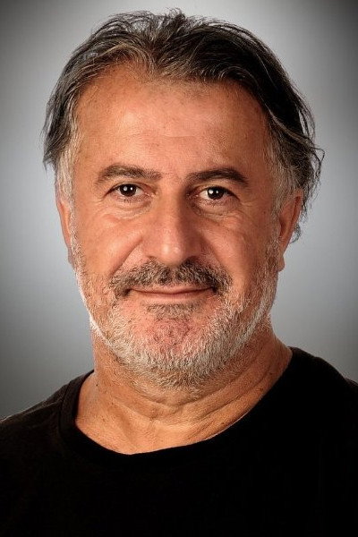 Veysel Diker as Halil in Mavi Pansiyon