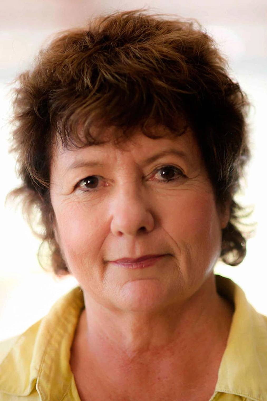 Gennie Nevinson as Peta Hamilton in Zoo Family